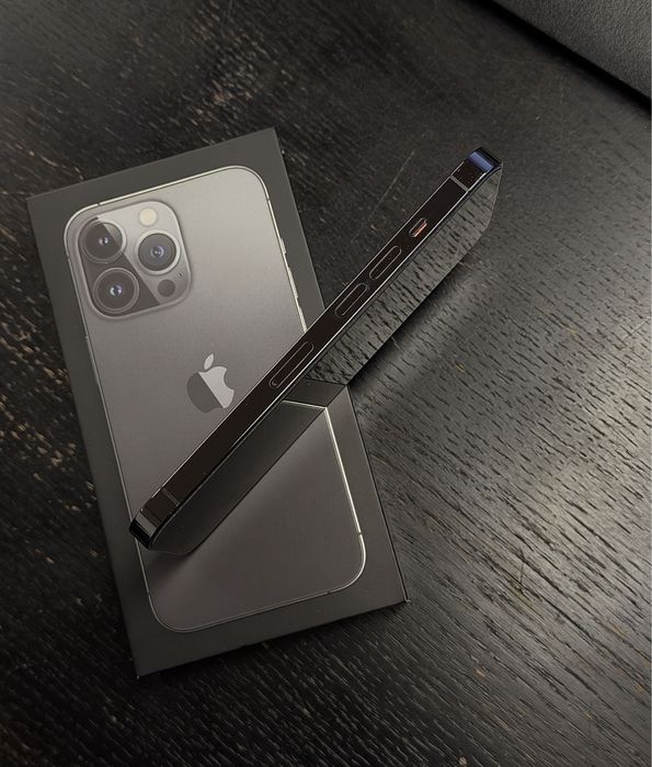 iPhone 13 PRO • 256 GB • 93% Bateria