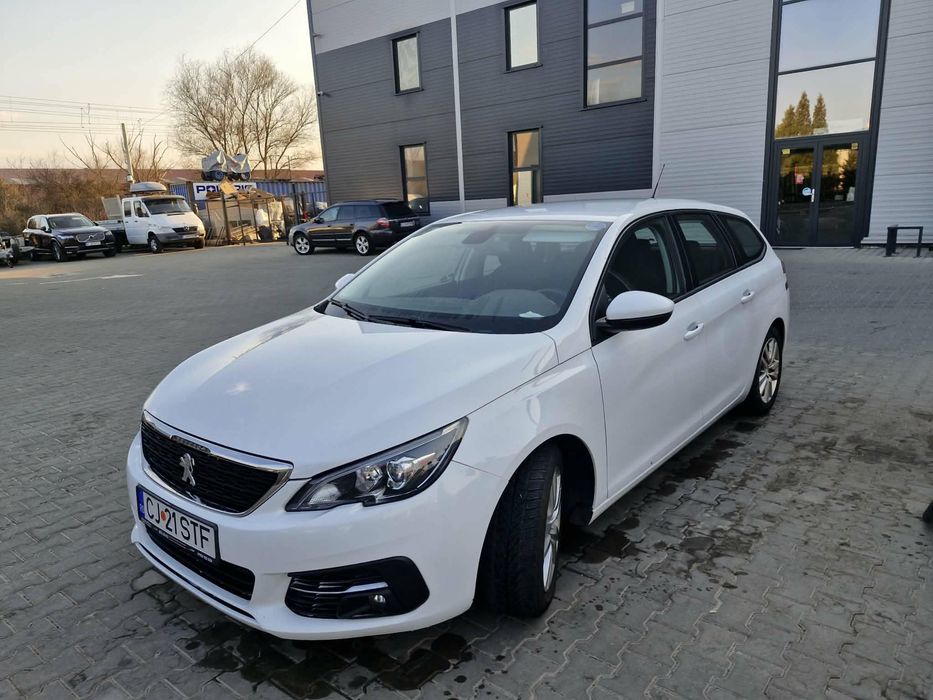 Peugeot 308.