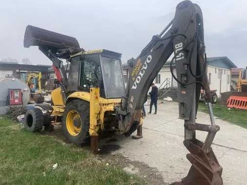 Piese Volvo BL 71 cilindru hidraulic