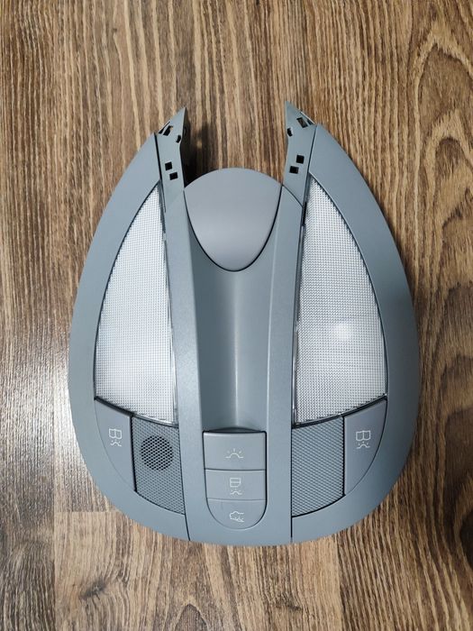 Части за мерцедес w211, w212,. Стоп, крушки D2S, фарове и други.