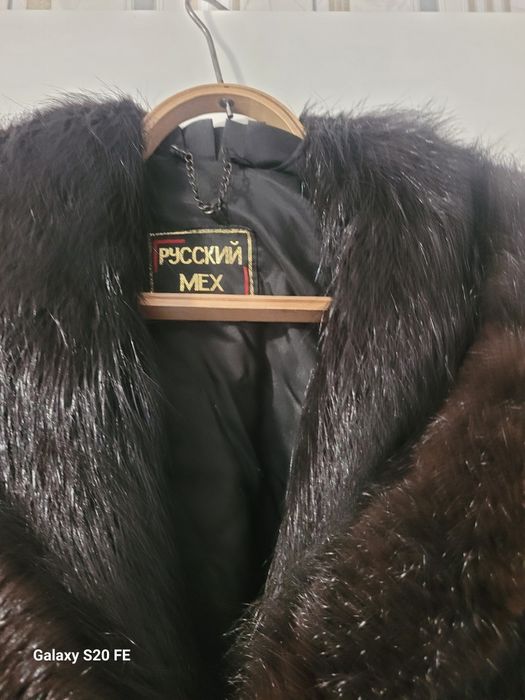 Шубы нутриевые,  в количестве 2