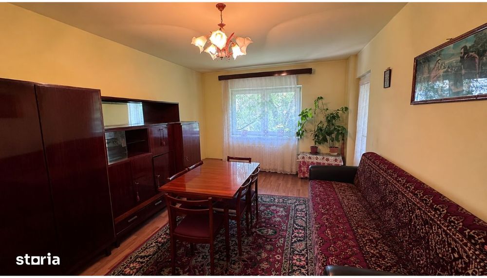 Apartament 3 camere de vânzare, str. M. Sadoveanu