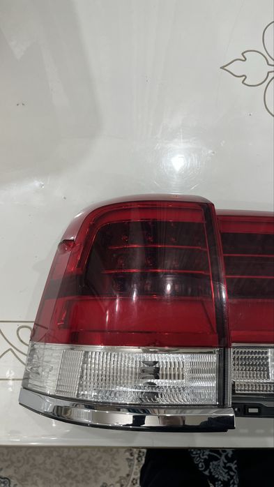 Продам задние фары двухсотки