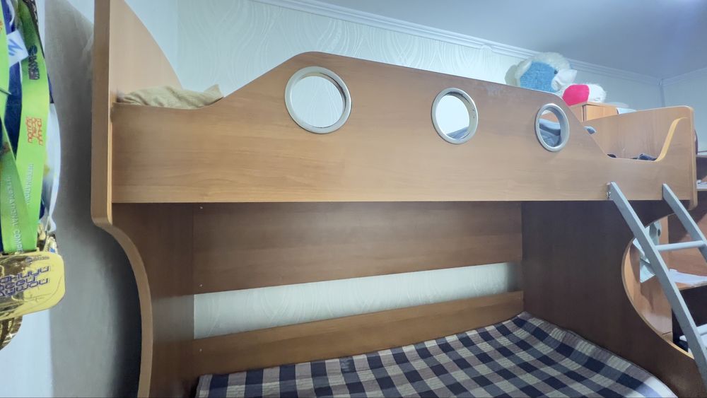 Балалар өсіп жатпай қойды срочно сатылады! Россия,таза ағаш 2метр