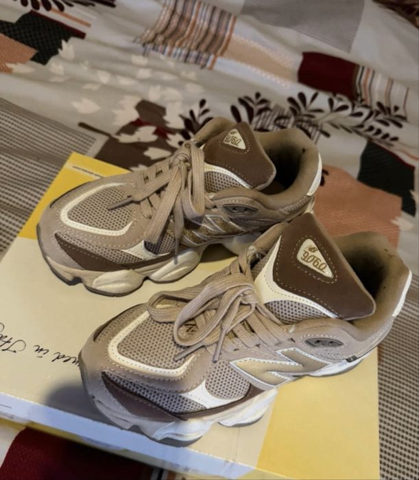 New Balance 9060 mărimea 36 – purtați de 2 ori