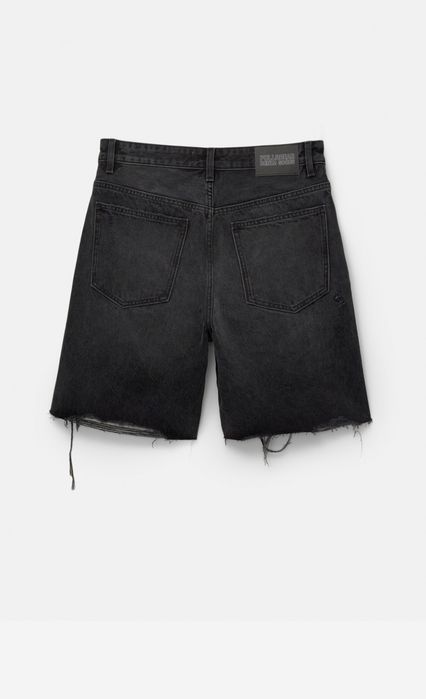 Pantaloni scurti