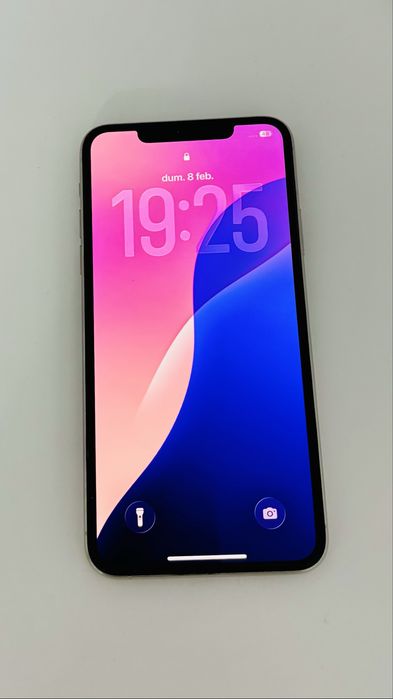Vand Iphone 11 Pro Max culoare silver