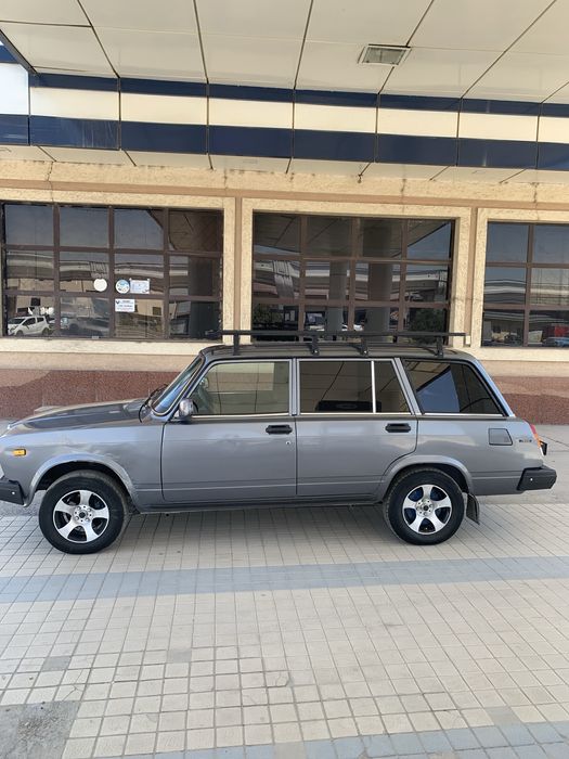 Lada 2104 sotiladi