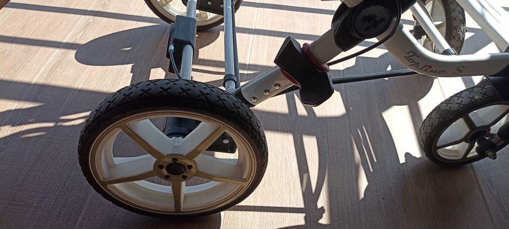 Продавам бебешка количка