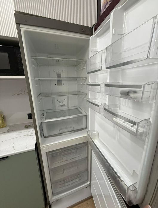 Холодильник LG..