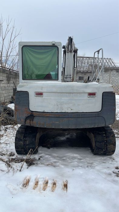 Продам  гусеничный экскаватор Halla Takeuchi