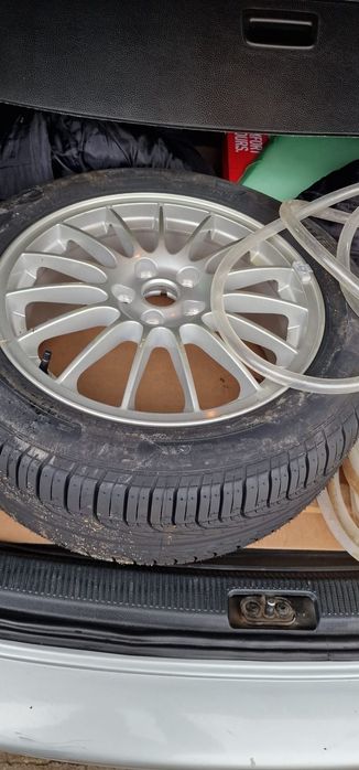 Vand roata de rezerva (o bucata) cauciuc + janta (Pret negociabil)