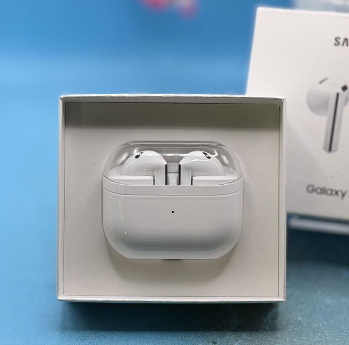 НОВО!!! Bluetooth слушалки Samsung Galaxy Buds3, White