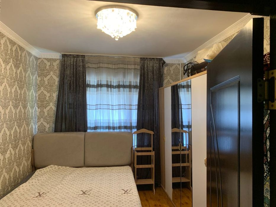 Тансикбоев 3 да 2 хона 2 этаж 5 этажка дом сотилади