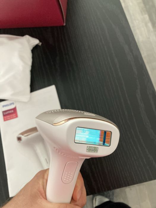 Philips Lumea SC1999 epilator