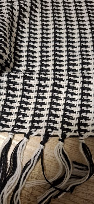 Шарф, цвет черно-белый