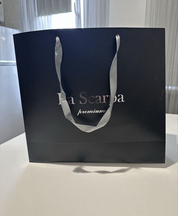 Куртка новая  COS