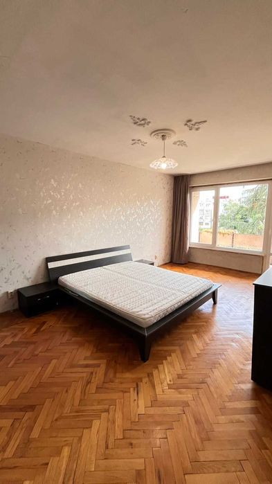 Дава се под наем Двустаен апартамент в София, Център - 65 кв.м за 375 € - Снимка #2