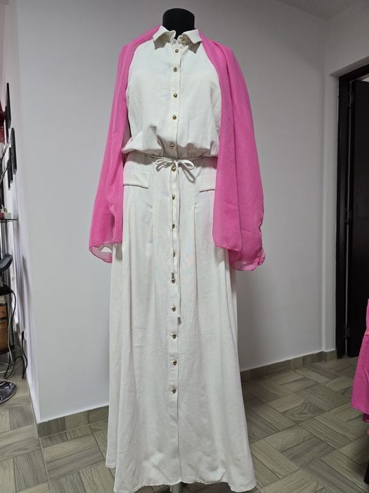 Rochie materiale naturale in si bumbac, inchidere cu nasturi, modelul cu cordon  in talie