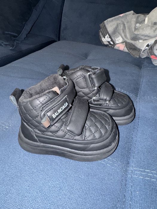 Продам обувь детскую