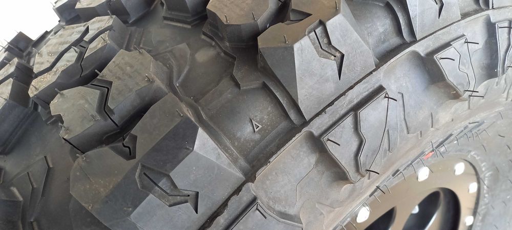 Офроуд гума YOKOHAMA GEOLANDAR X-MT  35X12.5R17 джанта delta  17"