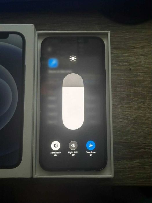 Vând iPhone 12 64GB