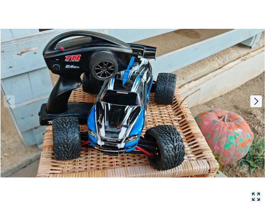 Masina de jucarie cu telecomanda defecta