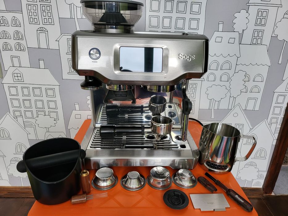 Кафемашина SAGE the Barista Touch с дисплей и кафемелачка