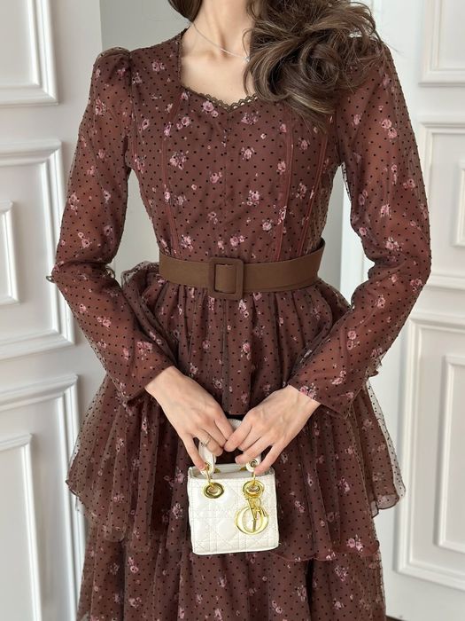 Өте әдемі ұзын көйлек, ерекше дизайн