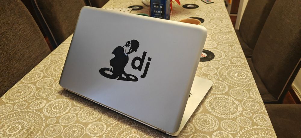 Laptop hp envy 17 inch 16g ram i7 4700 2.4ghz ssd 500gb+ssd 2tb.