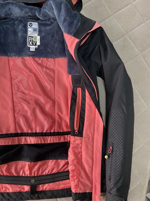 Продам горнолыжную куртку Roxy