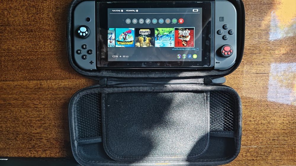 Продам Nintendo switch 2rev