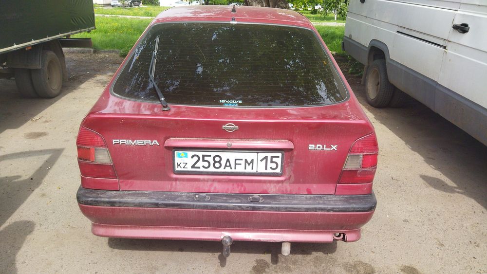 Автомобиль ниссан