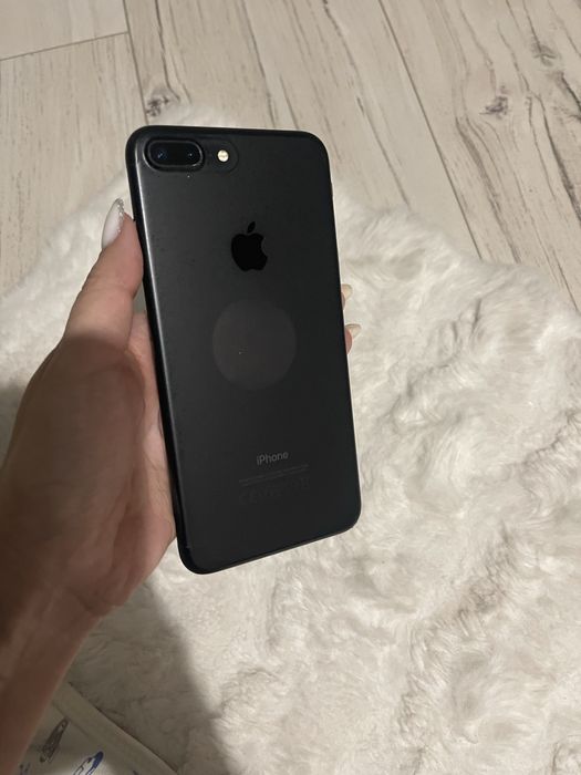 Iphone 7 plus продам