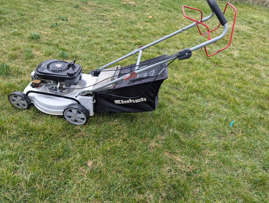 Masina de tuns iarba cu tractiune Einhell