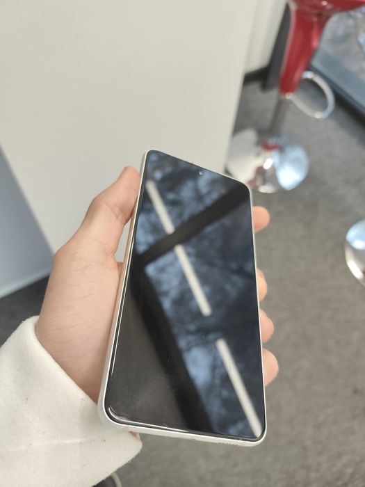 Samsung s21 fe. Срочно продается, в надёжные руки, есть торг!