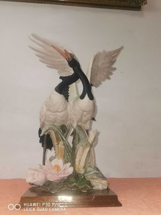 Statuie cocorii    .