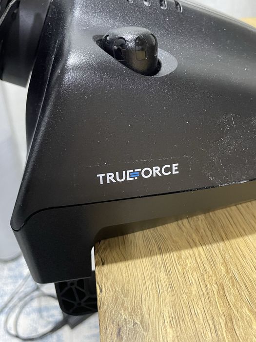 Игровой руль с педалями Logitech G923