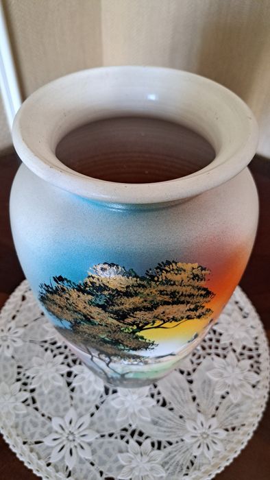 Продам вазу керамическую