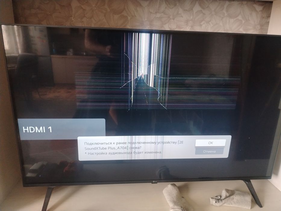 Продам телевизор на запчасти