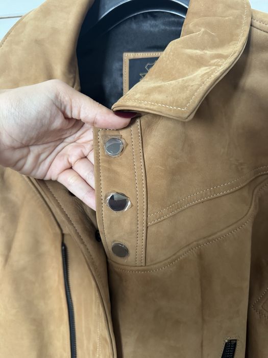 Geaca de piele intoarsa