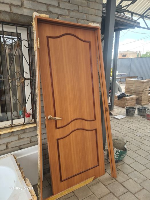 Продам б/у двери