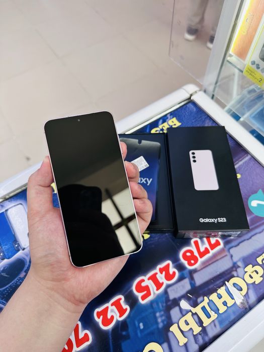 Samsung S23.