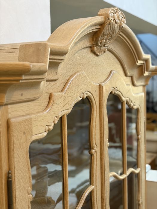 Vitrina din stejar masiv