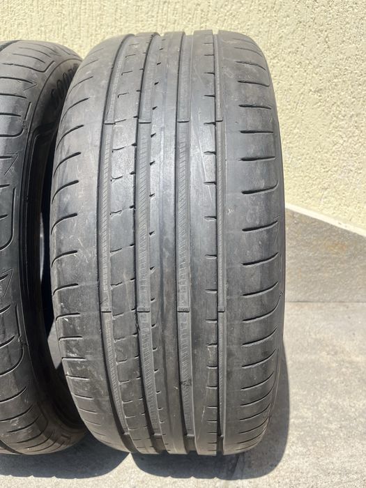 2 бр. летни гуми 235/45/18 GoodYear 5 mm DOT 2518