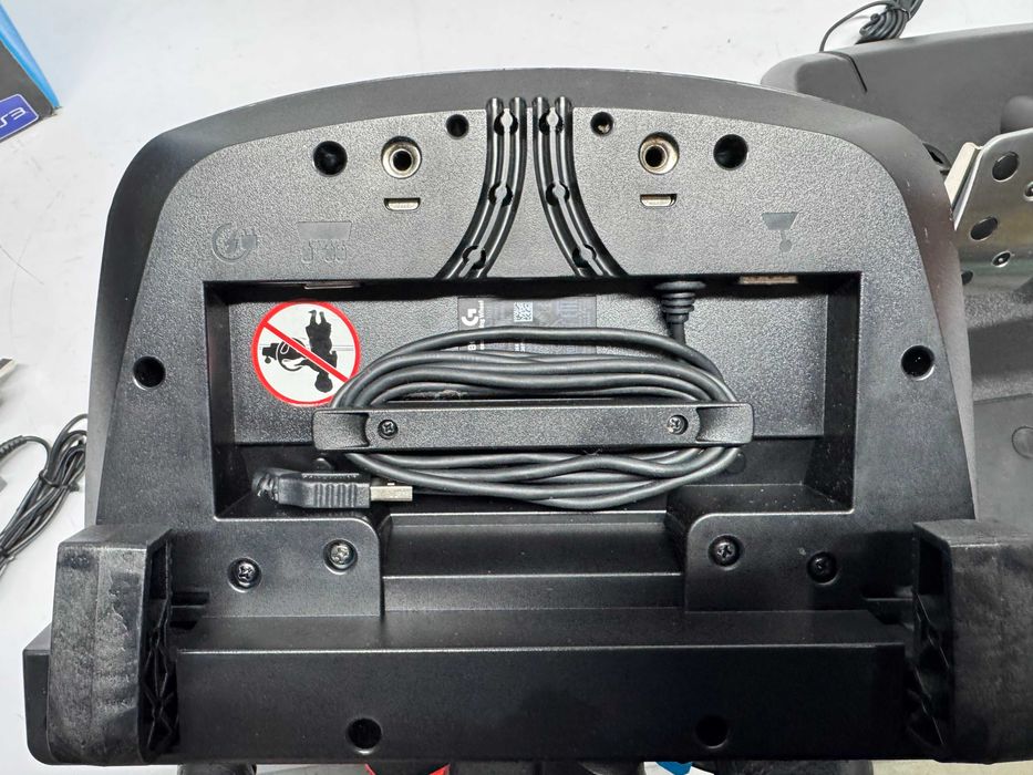 Волан с педали - Logitech G29 / PC/PS4/PS5