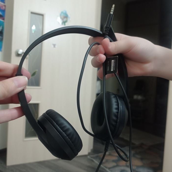 Продам наушники проводные