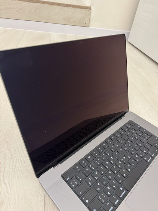 Продам Macbook Pro 16 M1 Pro 512