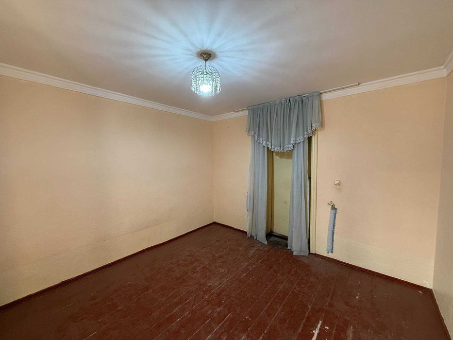 СРОЧНО !! Продается квартира в Яшнабаде 2/2/4 ( 20 кв/м ) Авиасозлар 3