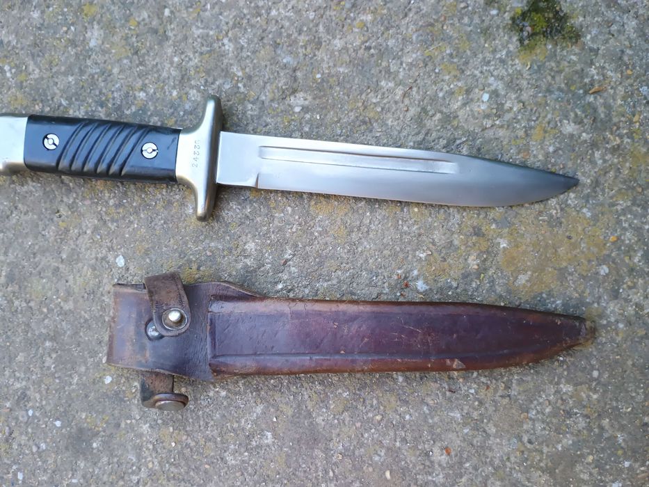 Стар Армейски Нож.Ползван за дежурства.